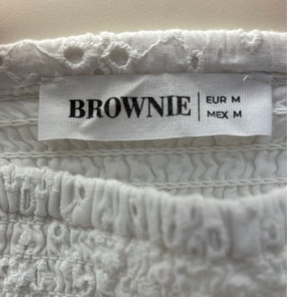 Falda Brownie blanca volantes