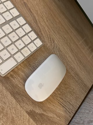 iMac 24” M3 8GB/256GB + Teclado y Ratón