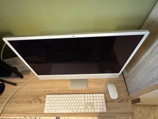 iMac 24” M3 8GB/256GB + Teclado y Ratón