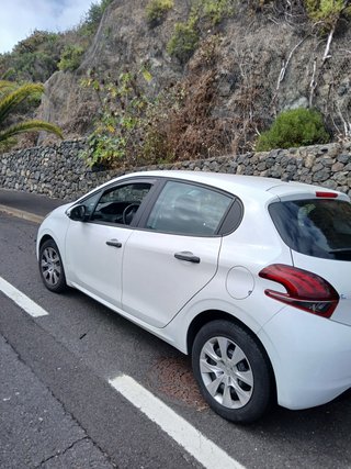 Peugeot 208 2018 DIESEL 1500cc