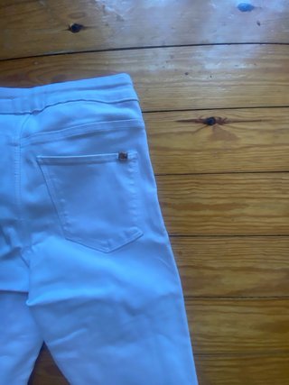 Pantalón pitillo blanco