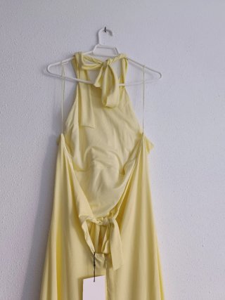 Vestido midi Halter lazada Zara Amarillo Talla L