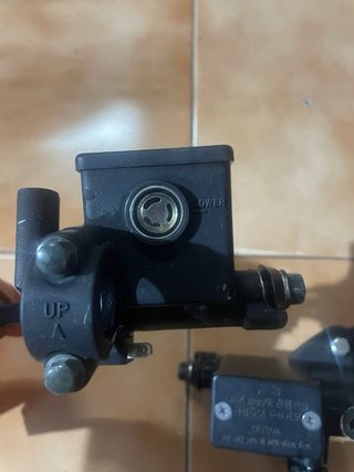 DAELIM S3 125-250 2 Bombas freno + manetas