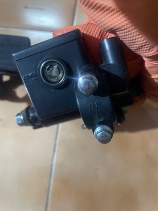 DAELIM S3 125-250 2 Bombas freno + manetas