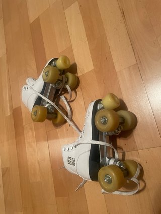 Patinetes de 4 ruedas blancos