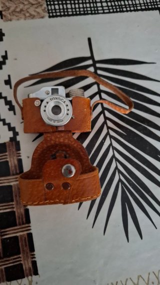 Mini cámara Toyoca vintage con funda