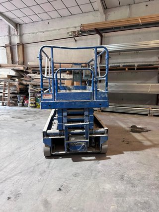 Elevador Tijera con Baterías Nuevas