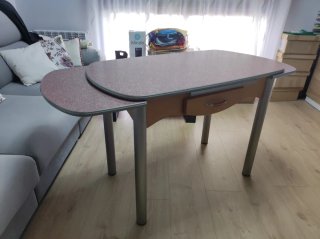 Mesa y 4 sillas cocina