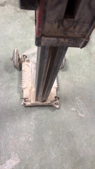 Pie Hilti para equipo de perforación