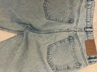 Pantalón vaquero Zara desgastado