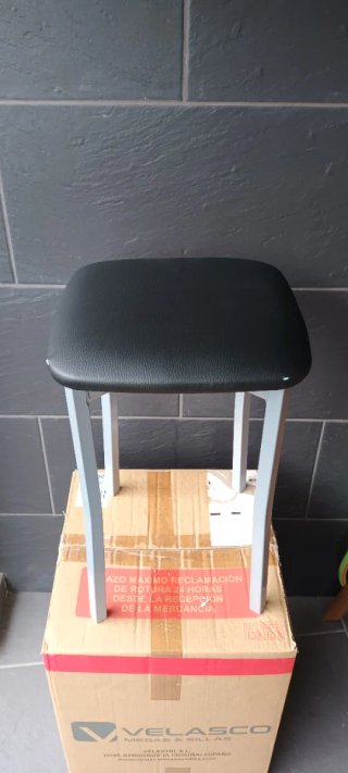 Taburete Kira aluminio piel negro 32x32x48