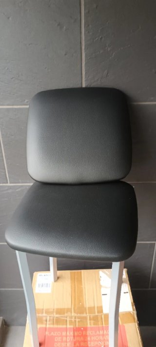 Taburete Kira aluminio piel negro 32x32x48