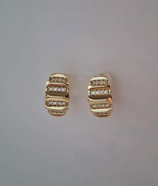 Pendientes dorados con circonitas