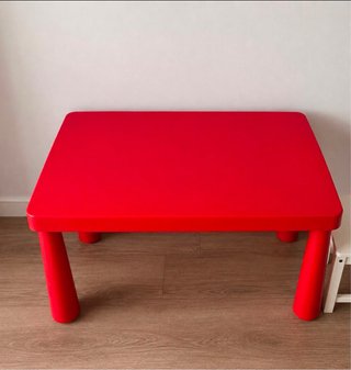 Mesa infantil IKEA MAMMUT roja