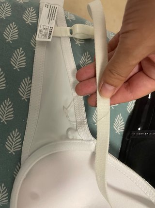 2 Sujetadores Wonderbra Negro y suje Blanco