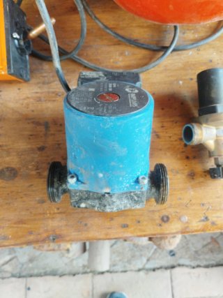 Conjunto Calefacción: Bomba, Calderín y Regulador