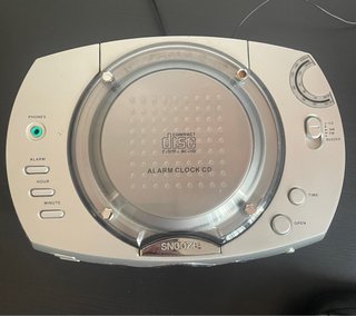 Radio-reloj-despertador-CD