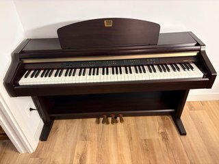 Piano Digital Yamaha Clavinova CLP-930 + banqueta