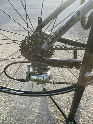 Bicicleta de carretera Giant Negra