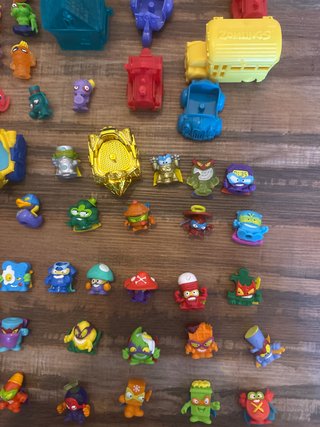 Lote SuperThings y Zomlings