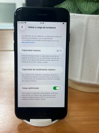 Apple IPhone SE (2020) -125435-