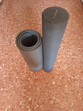 Esterilla y rodillo pilates