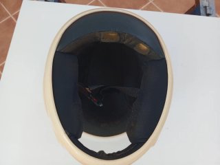 Casco de Moto Beige con Diseño