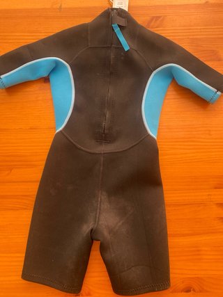 Traje neopreno seminuevo talla 10 años