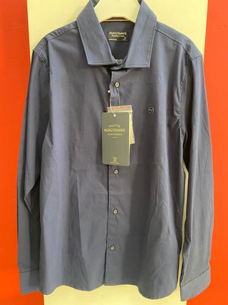 Camisa azul lisa