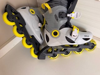 Patines en línea grises y amarillos Talla 30-32