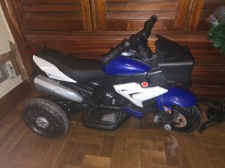 Moto eléctrica infantil con cargador