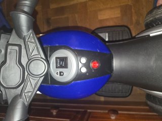 Moto eléctrica infantil con cargador