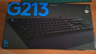 Teclado Gaming RGB Logitech G213 (falta pata)