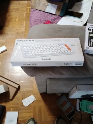 Teclado Inalámbrico Logitech Pop Icon Keys Bluetoo