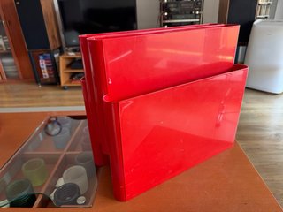 Revistero Kartell 4676 1972 Rojo
