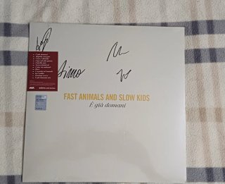 Fast Animals And Slow Kids È già domani autografat
