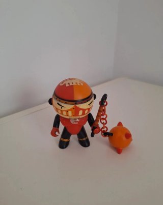 Arty Toys Figura Guerrero Naranja y Negro