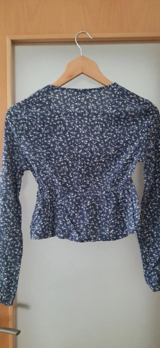 Camisa Bershka floral azul talla S
