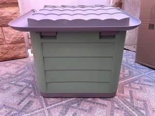 Caseta para perro de plástico