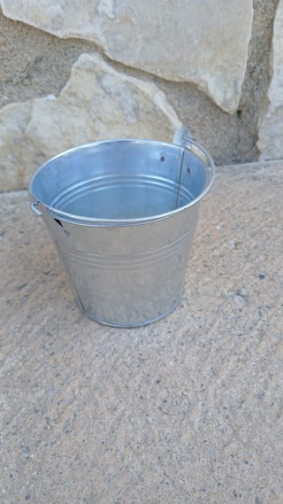 Maceta pequeña de zinc