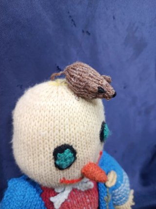 Muñeco antiguo de trapo mendigo