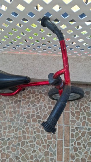 Bici sin pedales Chicco Red Bullet roja