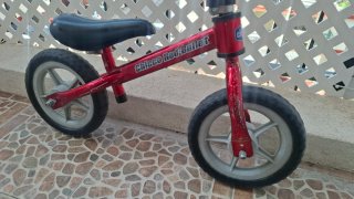 Bici sin pedales Chicco Red Bullet roja