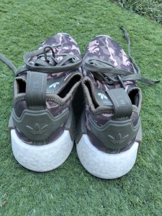 Pack de dos zapatillas unisex de Adidas y Nike