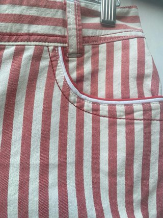 Bermudas rayas pedrería