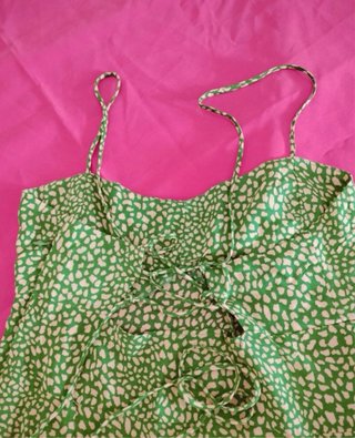 Vestido Zara verde con estampado blanco