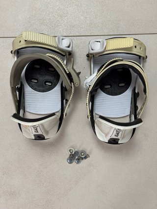 Black Hole vintage snowboard bindings