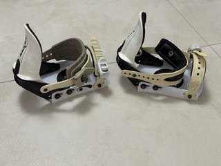 Black Hole vintage snowboard bindings