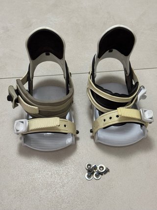 Black Hole vintage snowboard bindings
