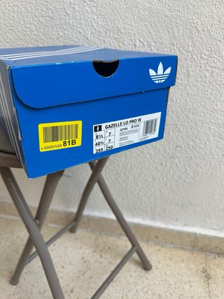 Zapatillas Adidas Marrones y Rojas
